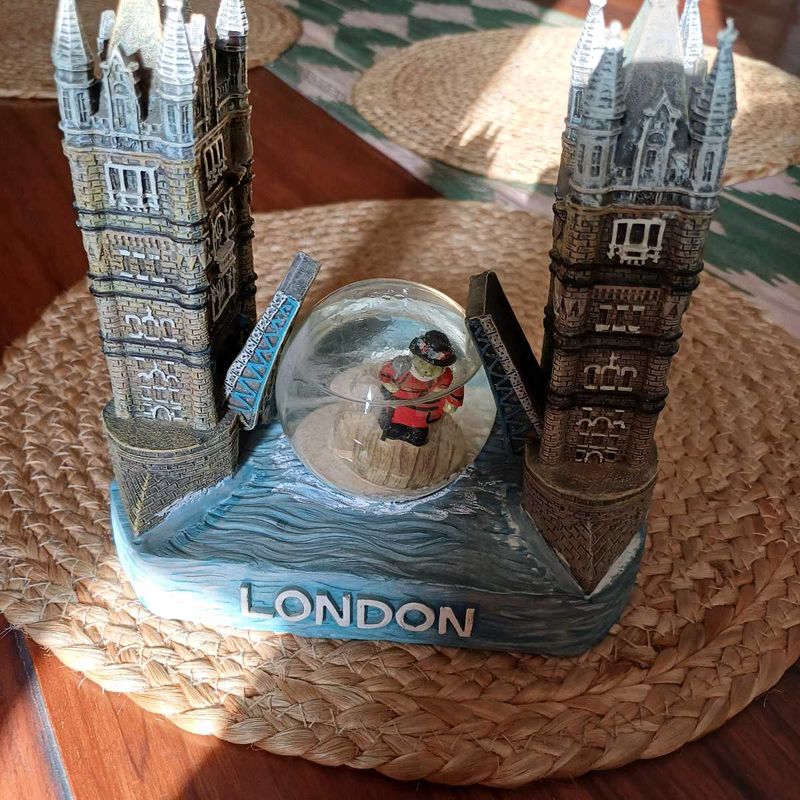 It's a resin and ceramic 3D London showpiece