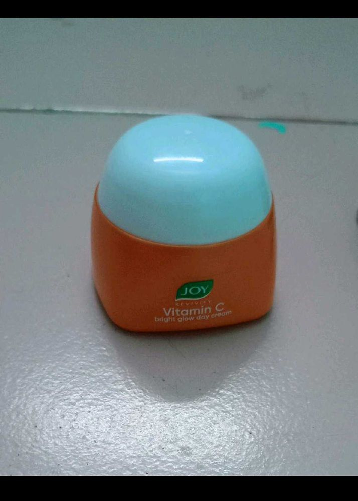 Mini Shampoo And Vitamin C Face Cream