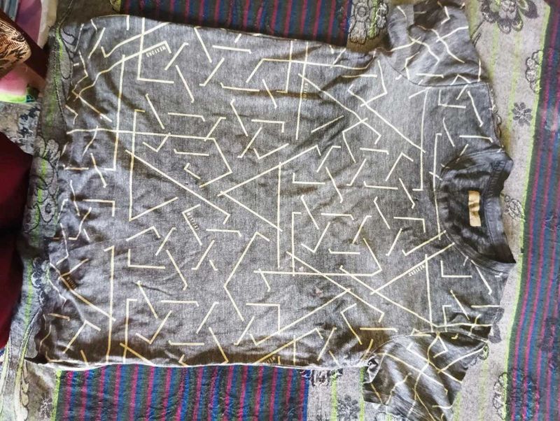 Gray Geometric T-Shirt