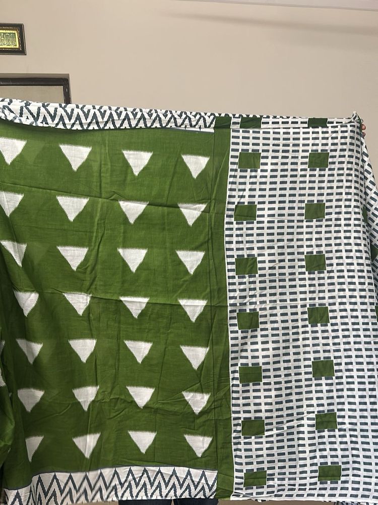 Printed Saree With Blouse