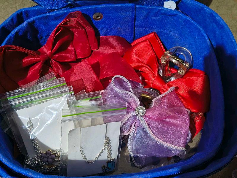 Gift Bundle - Hair bows and Necklaces