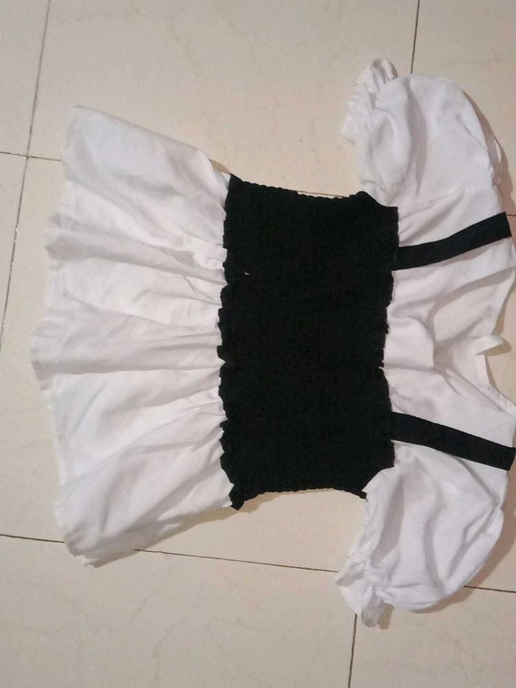 Ruffled Black &amp; White Crop Top
