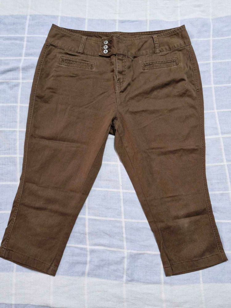 Women's brown capri