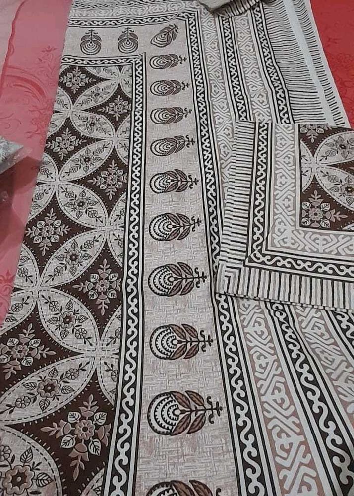Vintage-Inspired Paisley Print Fabric Double Bed B