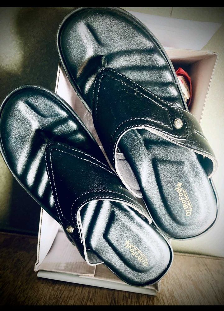 Orthopedic Black Leather Flip-Flops