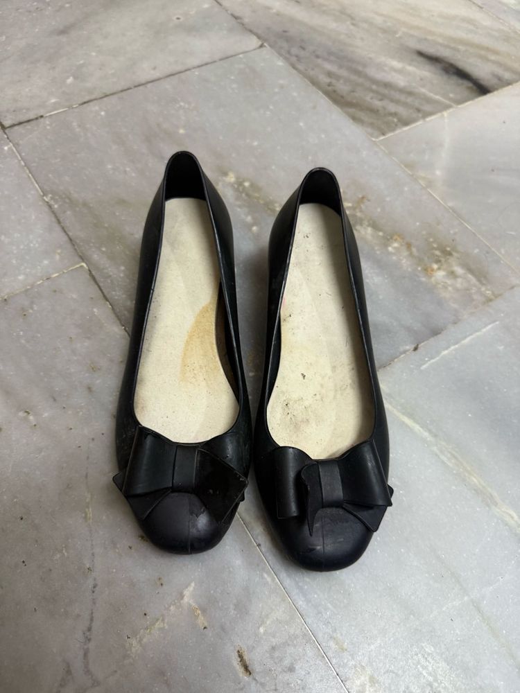 Black Bow Ballerinas