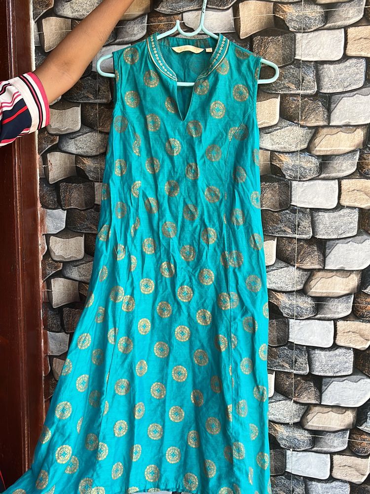Avaasa Umbrella Kurta
