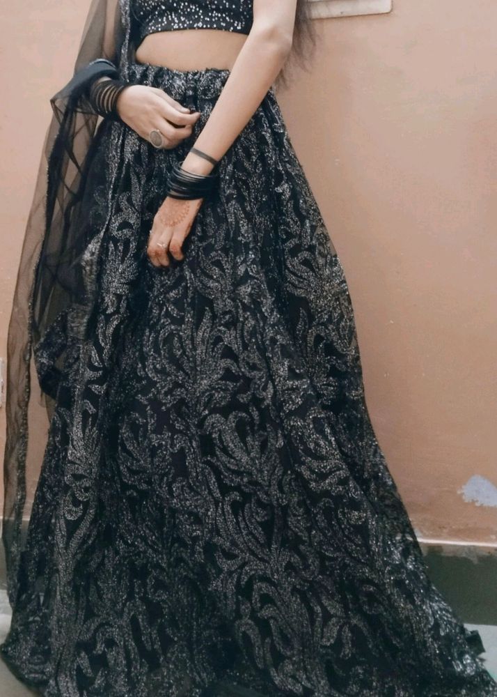 ••Heavy Black Lehnga