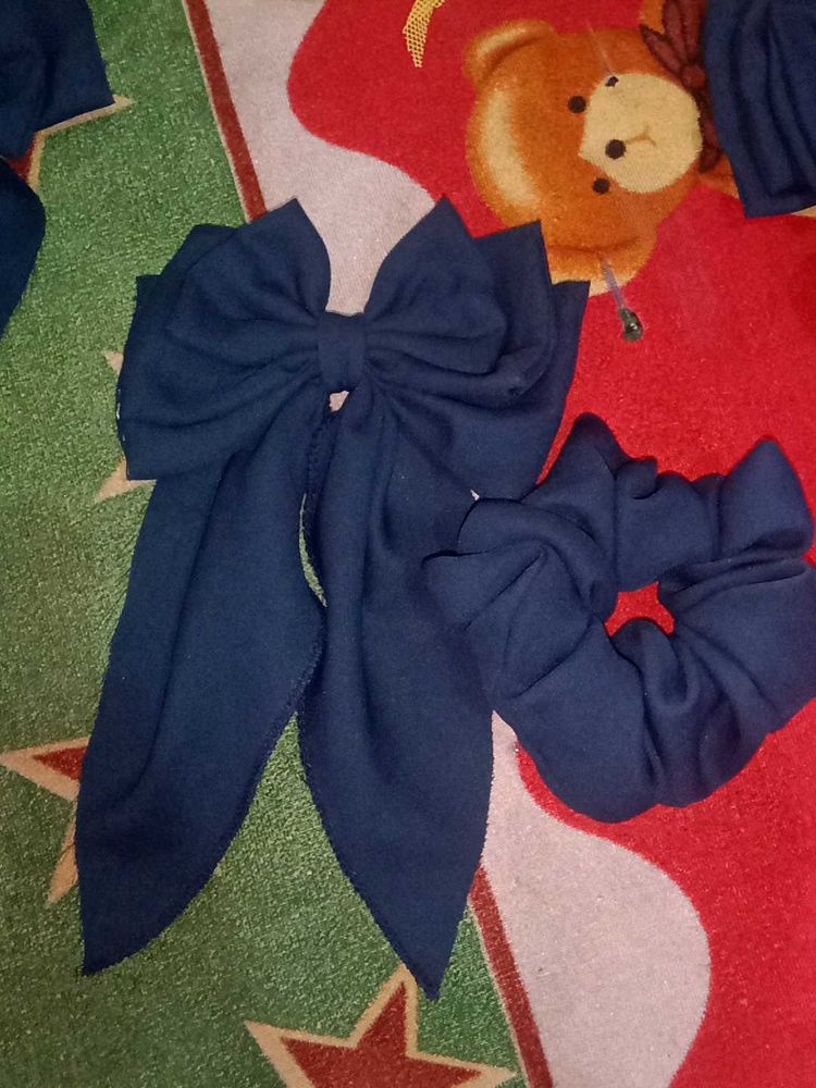 Navy Bow &amp; Scrunchie Set 4