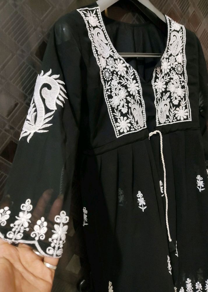 Price Droped ⬇️ Women&#39;s Georgette Embroidery Kurta