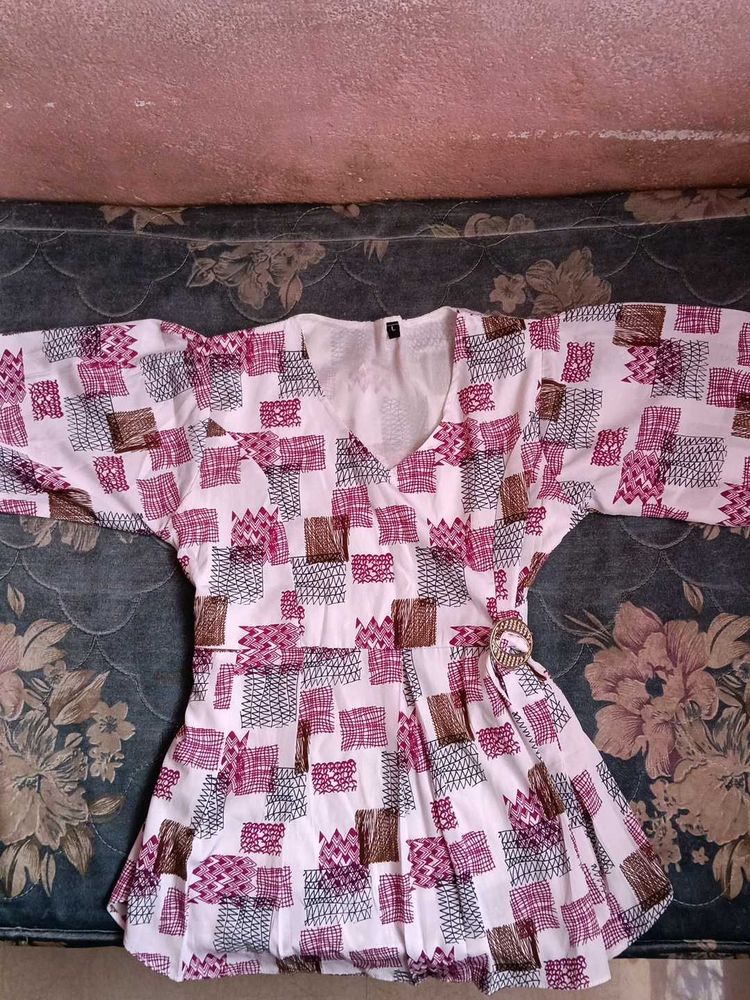 Patterned V-neck Top