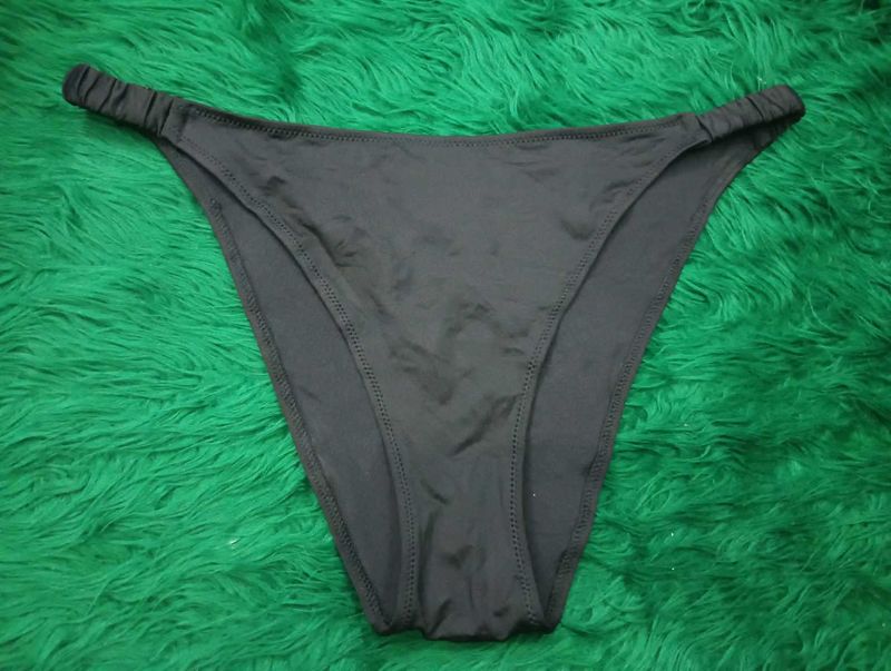 Black Bikini 🇲🇾Bottom