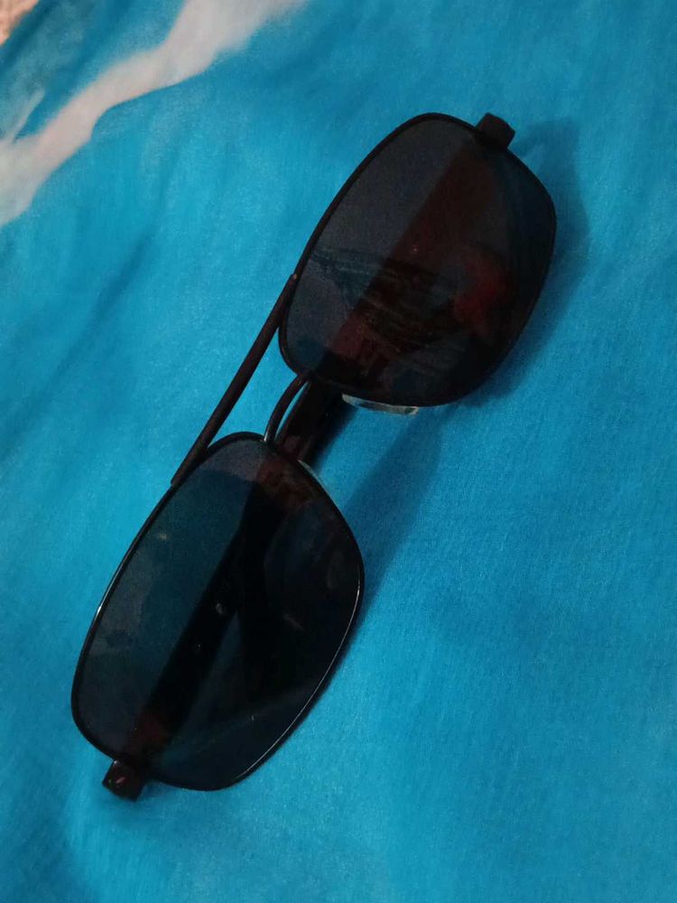 Black Square Sunglasses