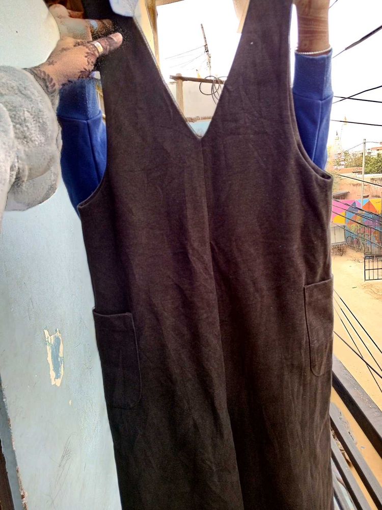 Brown v-neck trending dress