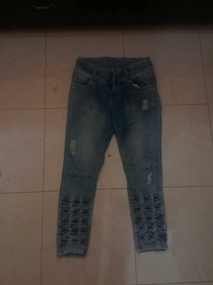 Distressed Denim Jeans with Cutout Detail