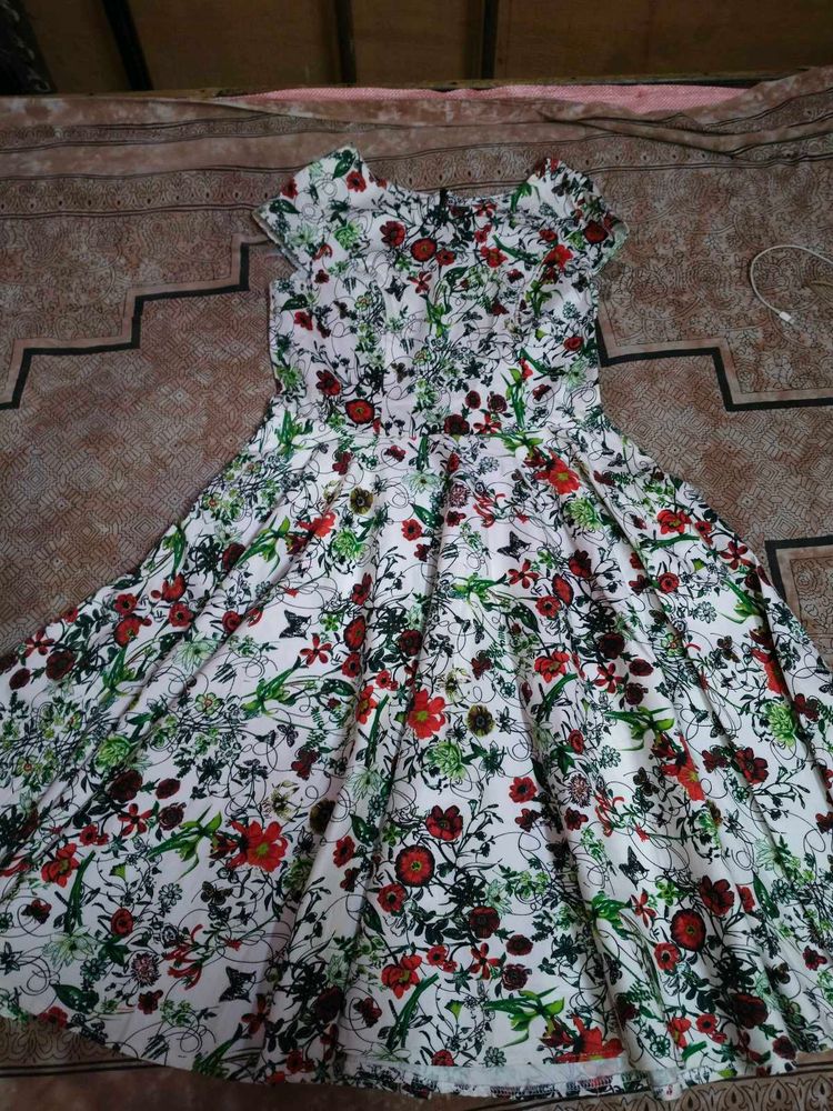 Floral Print Dress With Garland