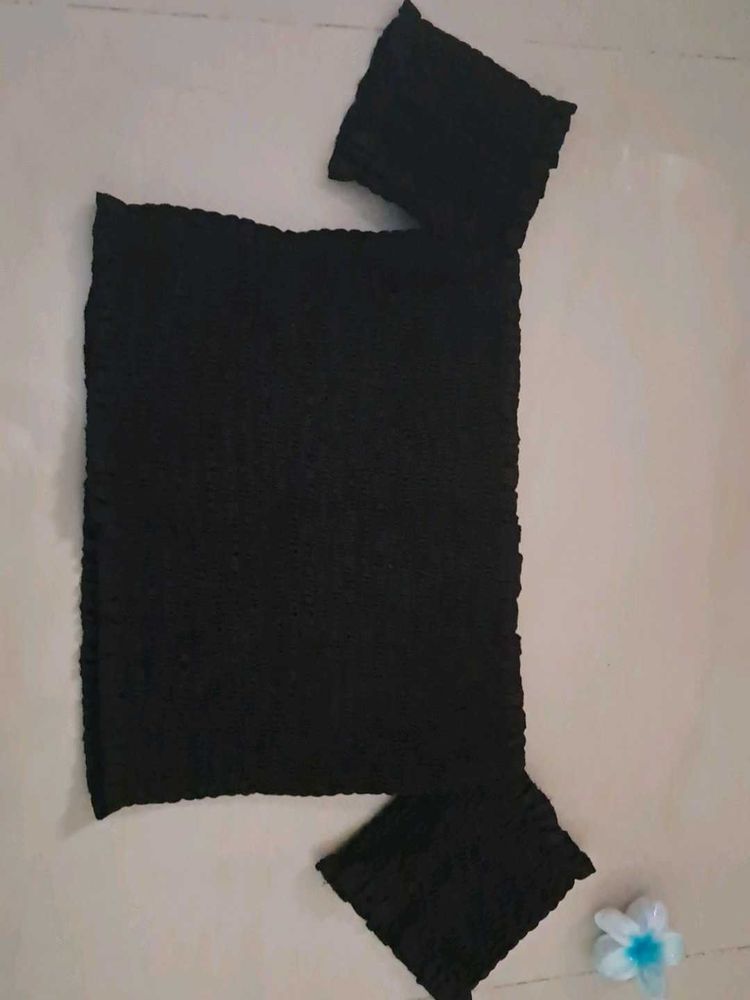 black smocked offshoulder crop top 🐈‍⬛️