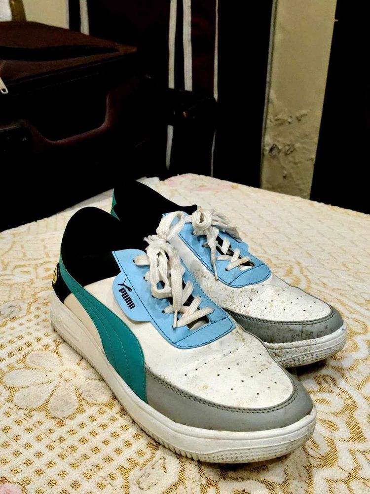 Puma Sneakers