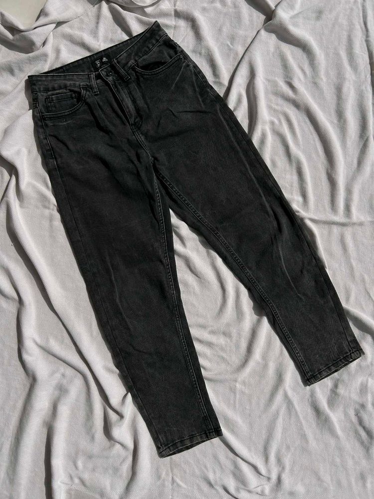 Black Mom Jeans