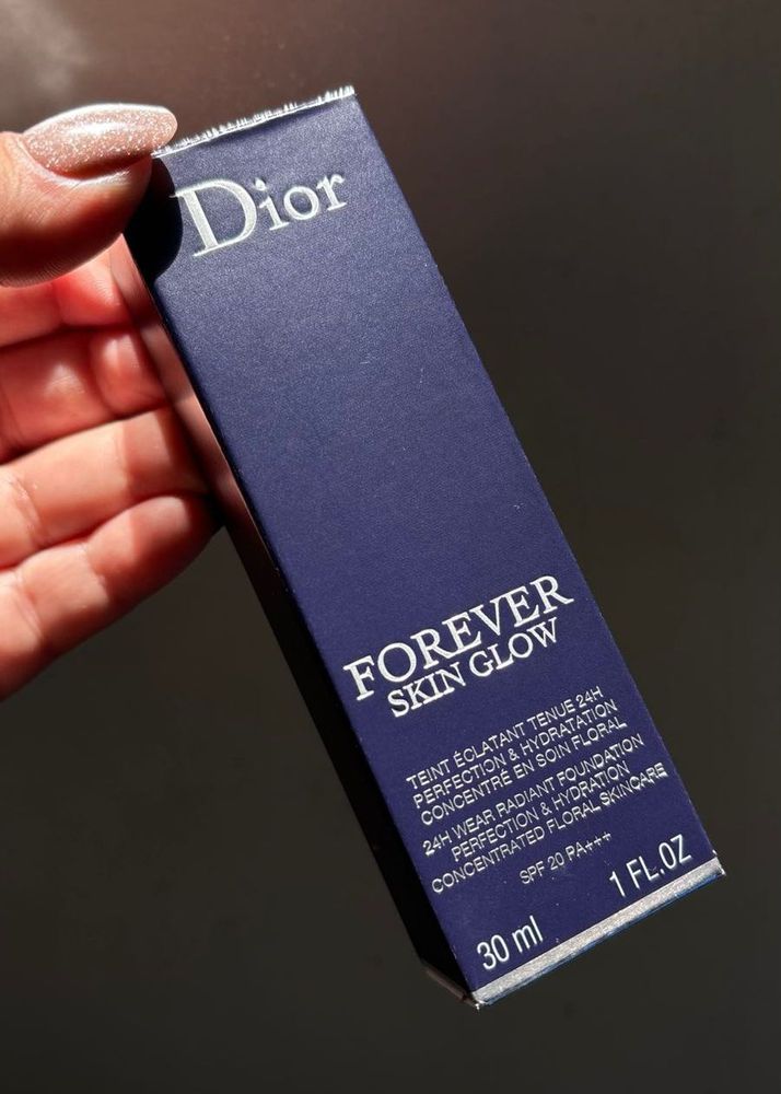 Dior Forever Skin Glow 24h Hydrating Foundation