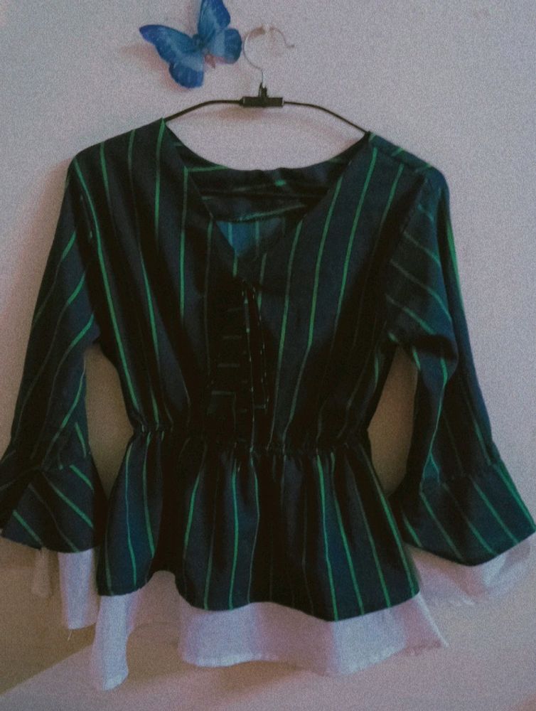 Cinched Waist Top!!! Beautiful Women&#39;s Top!!!