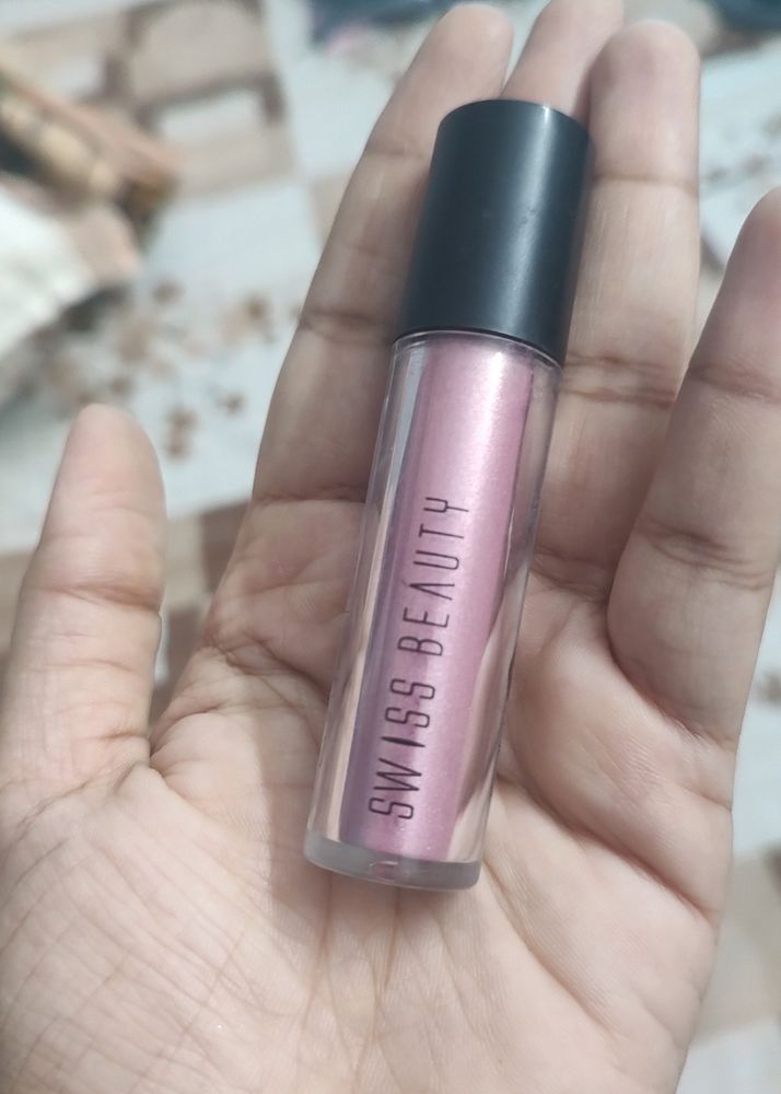 Swiss Beauty Shimmer Dust Powder Roll On