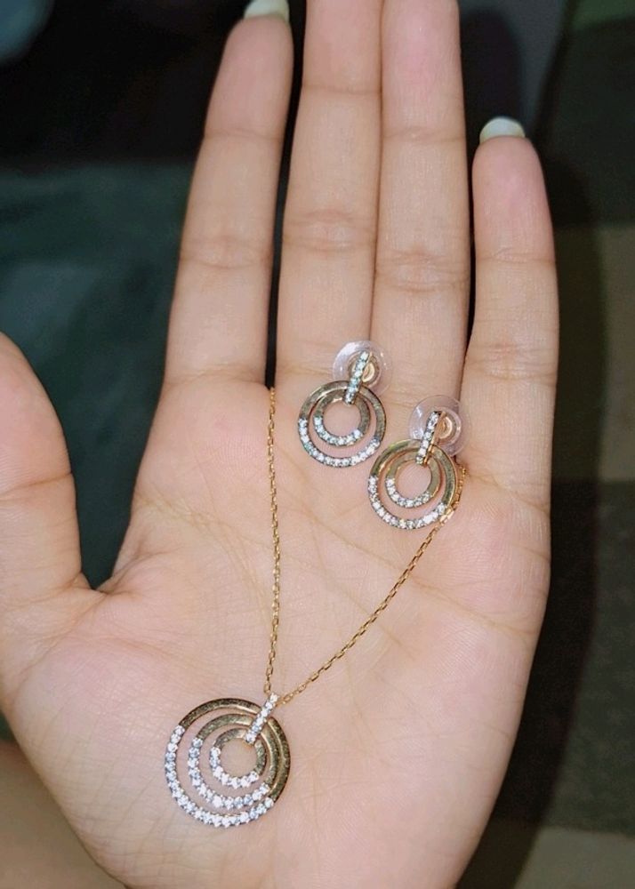 Original Swarovski Diamond Necklace And Earing Set.