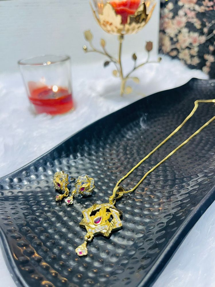 Elegant Necklace Set