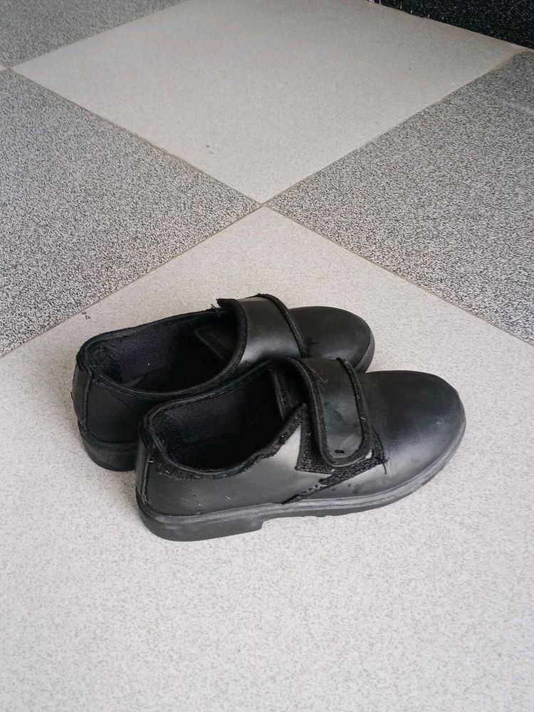 Boys Black Casual Shoes : Size 9