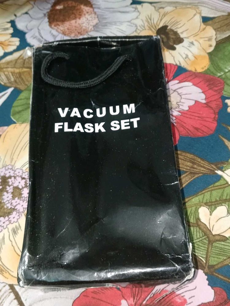 Vaccum Flask Set Of 3 Cups