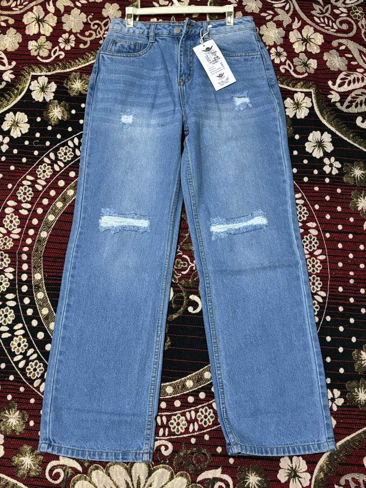 KNEE CUT JEANS FOR WOMEN&#39;S