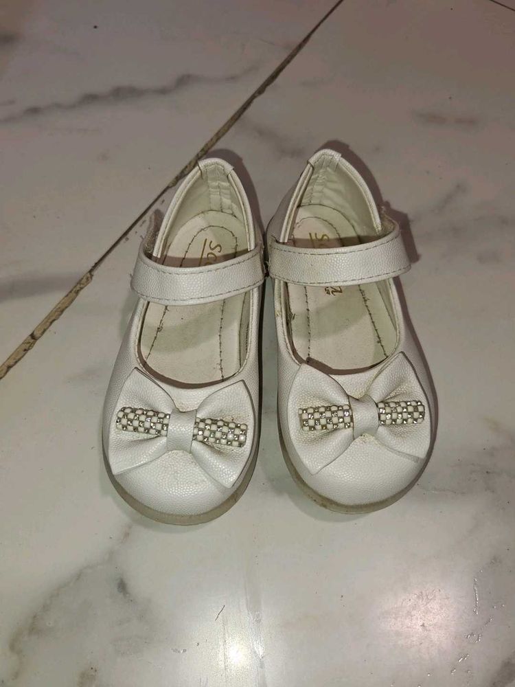 Girls White Bow Shoes