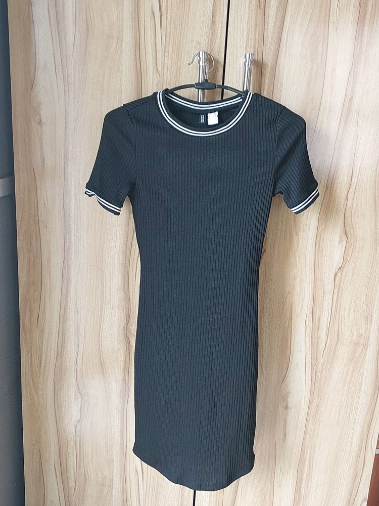 H n M Ripped Black Dress