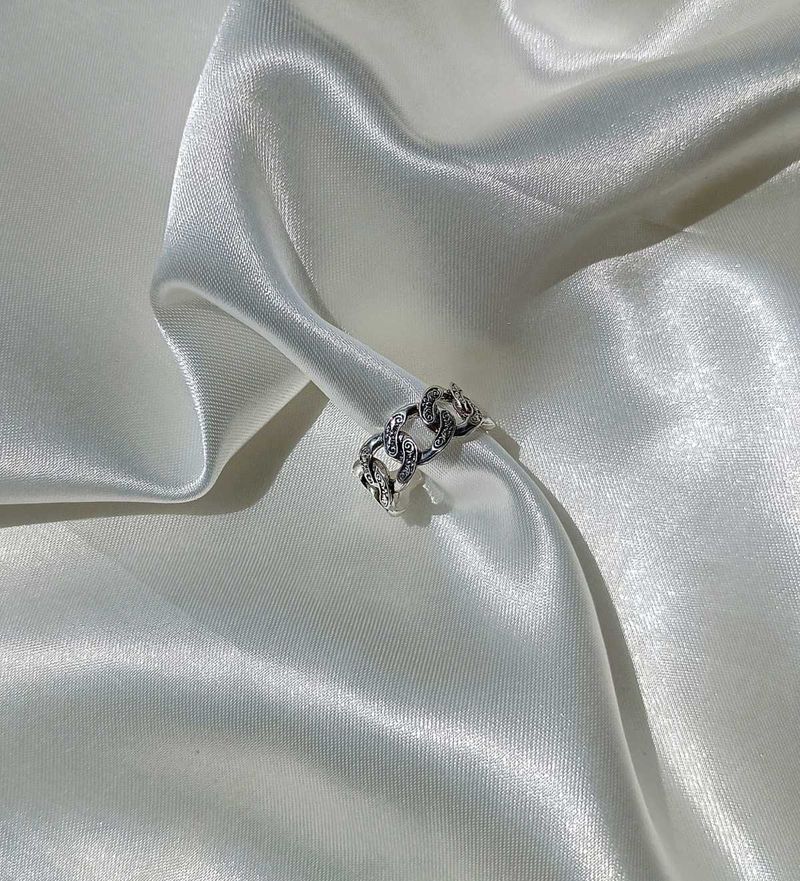 Squirl Ring