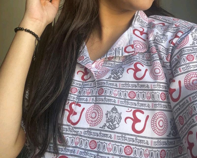 Om Written &#39;M&#39; Size Short Kurti