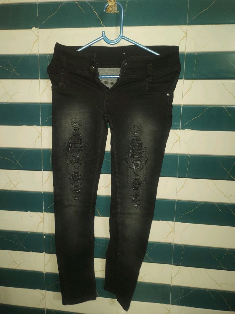 Damage Jeans Black Colour
