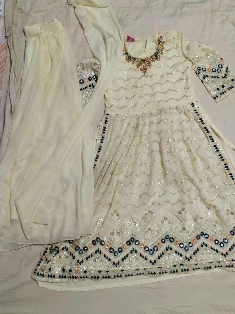 Elegant Embroidered Kurta Set