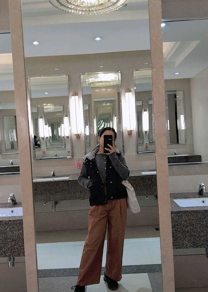 Stylish korean pant with a belt