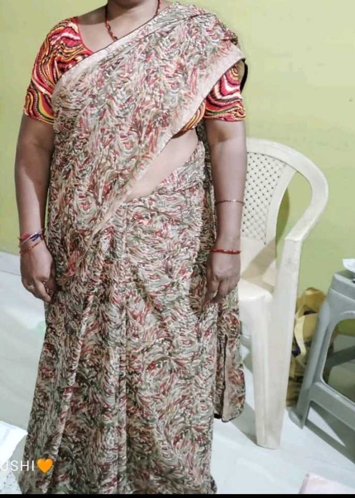 Vintage-Inspired Floral Saree With Blouse