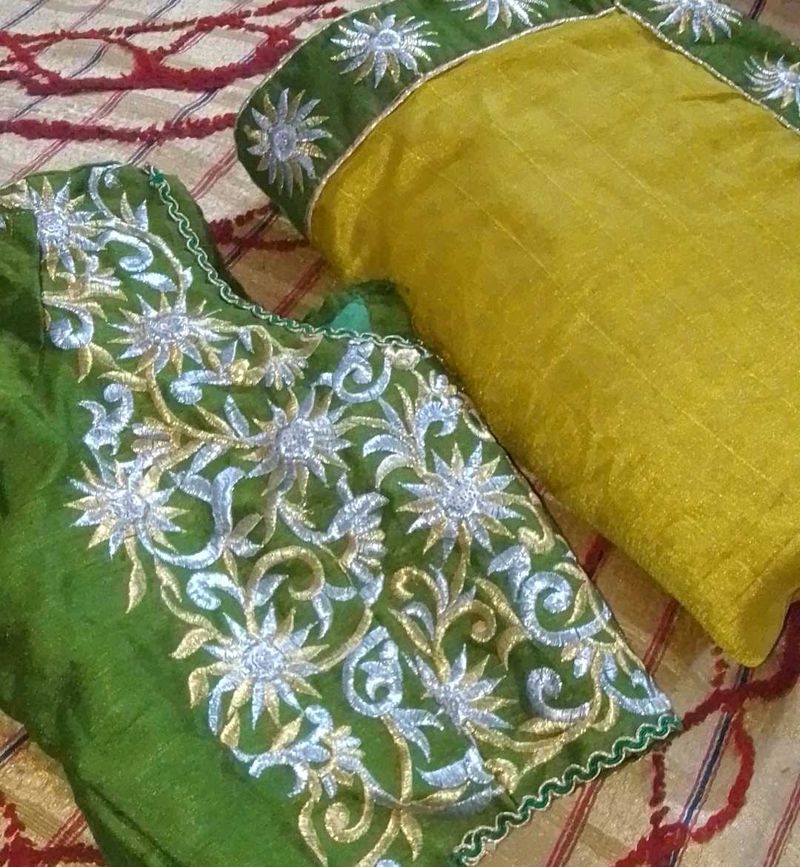 New saree with stiched blouse💛