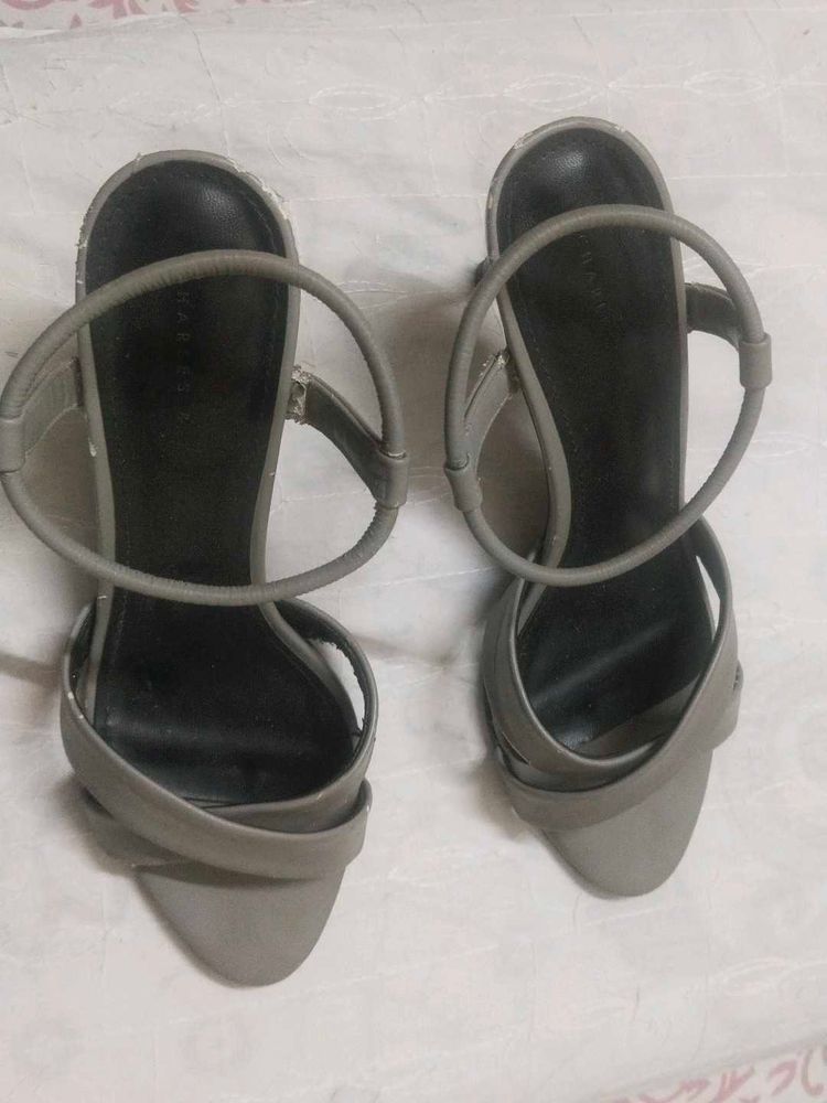 Elegant Heels of size in Indian 37