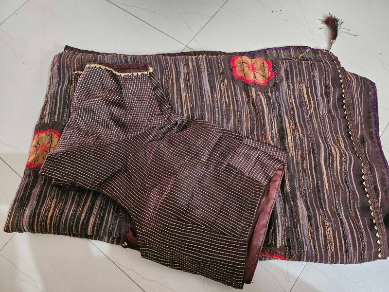 Elegant Striped Saree