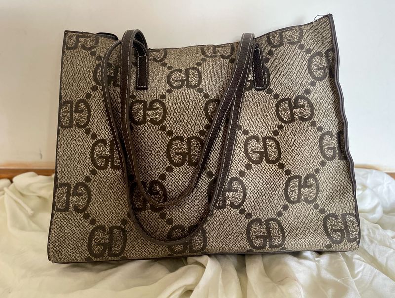 🌈Luxury-Inspired GD Monogram Tote – First Copy