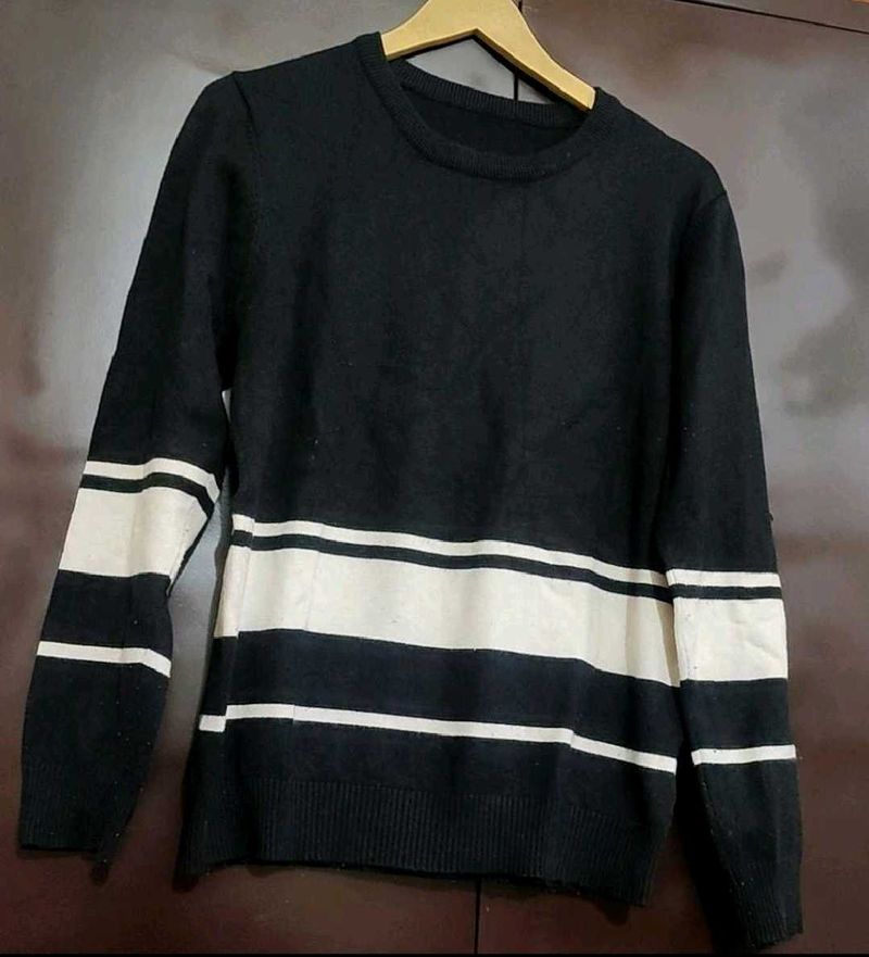 Black⚫ Winter Top White Striped For 34 Bust