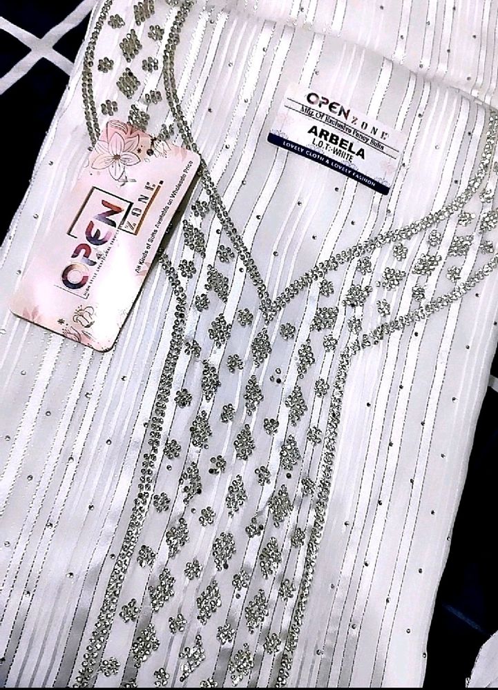 Set Of 3 Pearl White Diamond Work Suit🌸💕