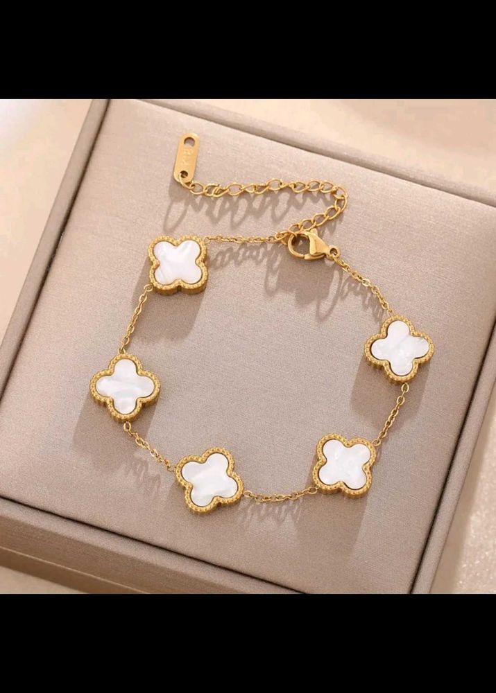 Clover Bracelet ( White)