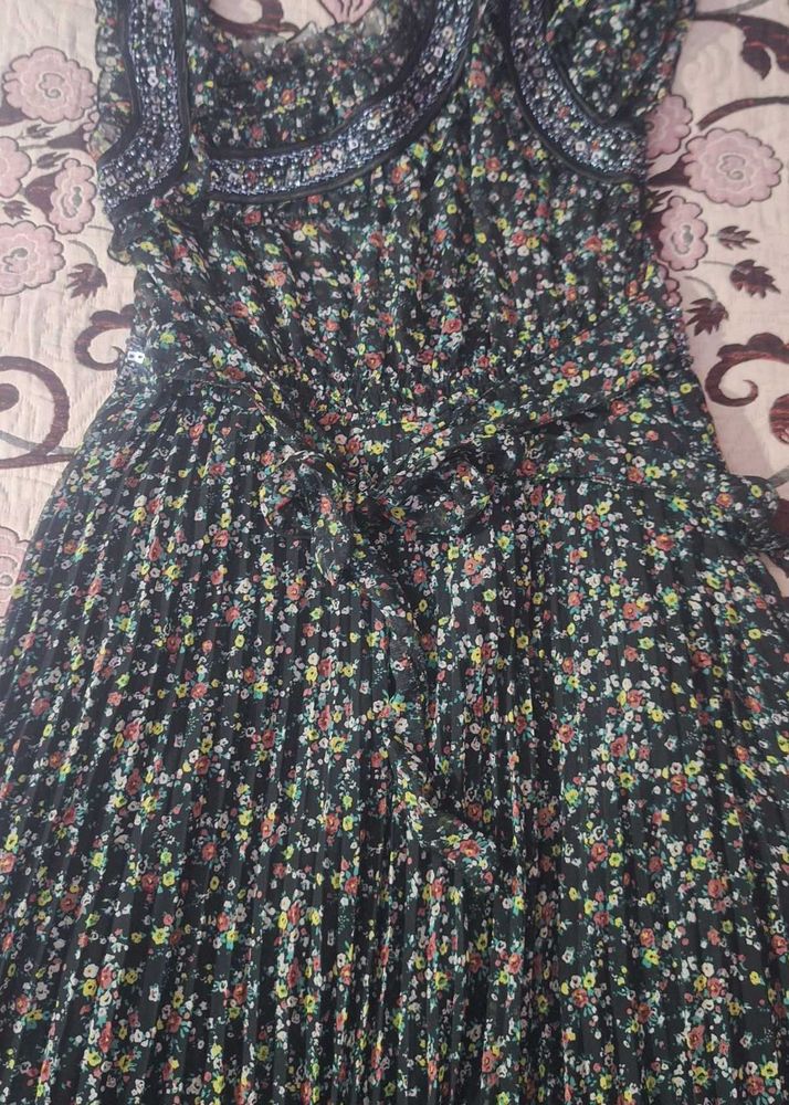 Floral Print Pleated Dress