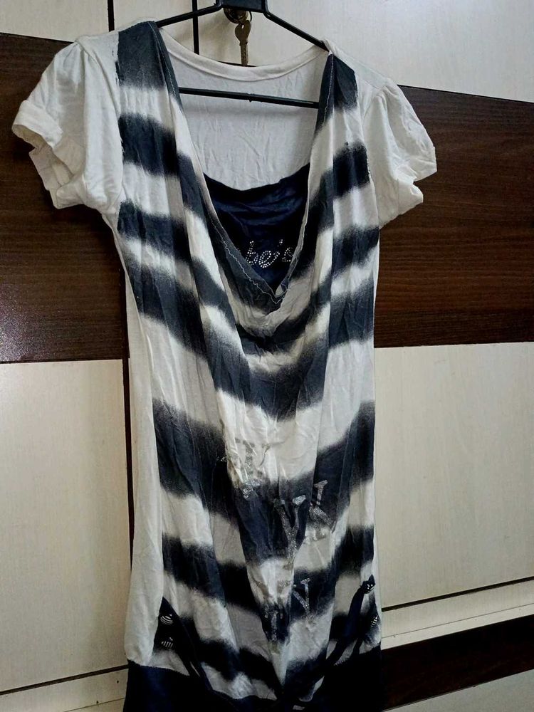 White Simple Sober Top