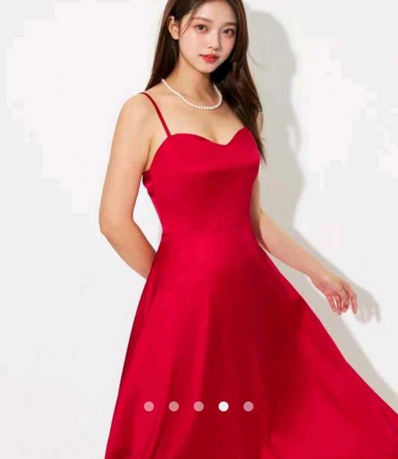 Elegant Red Satin Sweetheart Midi Dress