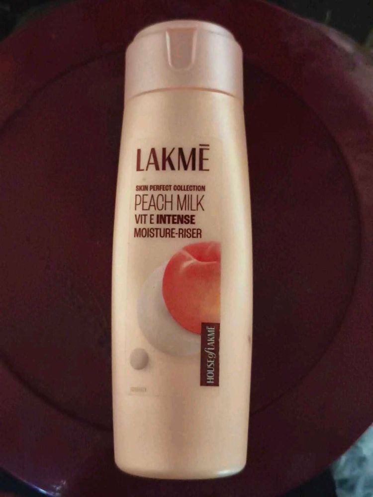 Lakme Peach Milk Moisturizer